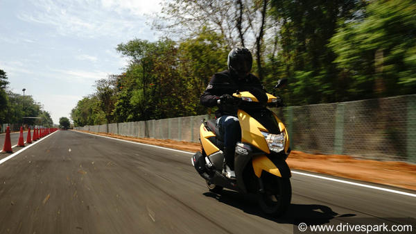 टीवीएस NTorq 125 रिव्यु: एक प्रीमियम स्पोर्टी स्कूटर जिसकी कीमत सिर्फ 58,750 रुपए