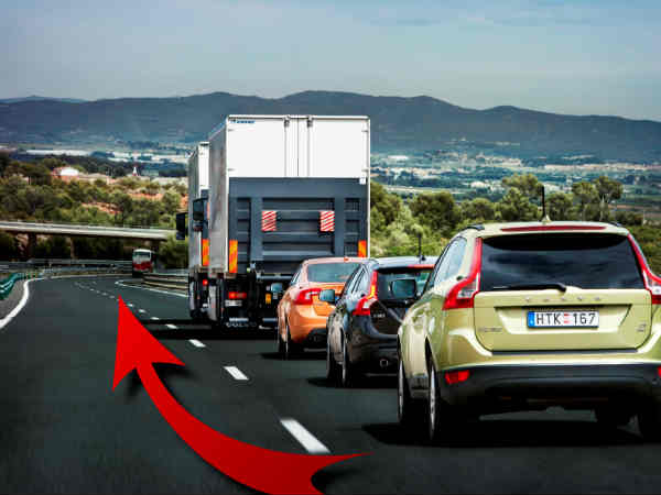 सड़क हादसों से बचना है तो अपनाएं ये टिप्स