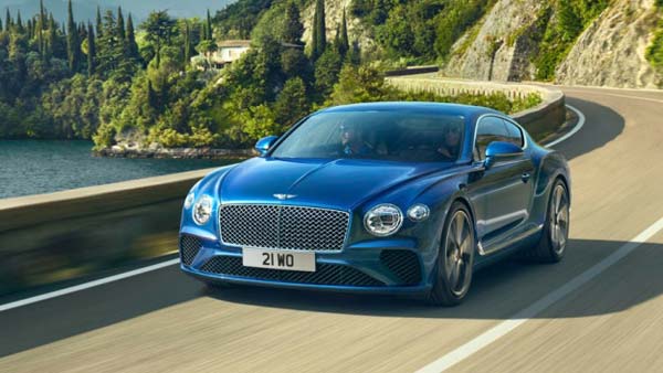 दिल्ली की सड़कों पर बेंटली Continental GT दौड़ाते नजर आए भारतीय क्रिकेट टीम के कप्तान विराट कोहली