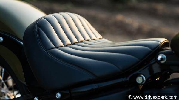 2018 हार्ले डेविडसन स्ट्रीट बॉब रिव्यू - एक दमदार सोलो क्रूजर