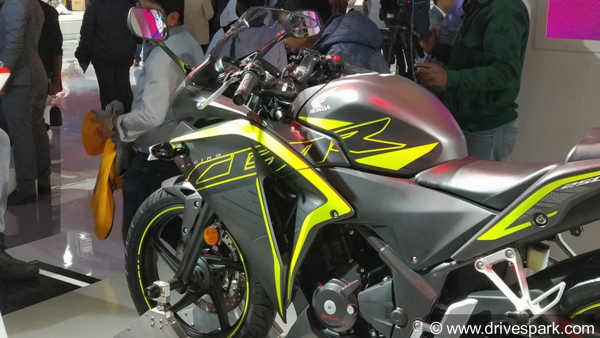 फिर से लौट आई है होंडा की पॉपुलर स्पोर्ट्स बाइक 2018 सीबीआर250आर, जाने क्या है नया