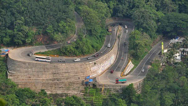 मैनुअल मोड में कार ड्राइविंग करते हैं, तो भूलकर भी ना करें ये गलतियां
