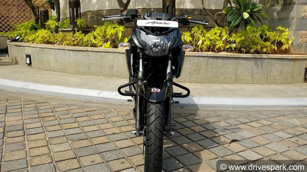 2018 टीवीएस Apache RTR 160 4V वी के बारे में वो सब कुछ, जो आपको जानने की जानना चाहिए
