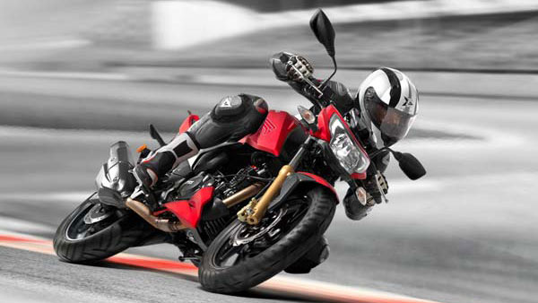 नई अपाचे RTR 200 4V रेस एडिशन 2.0 लॉन्च - कीमत 95,185 रुपए से शुरू - पल्सर NS200 से होगा मुकाबला