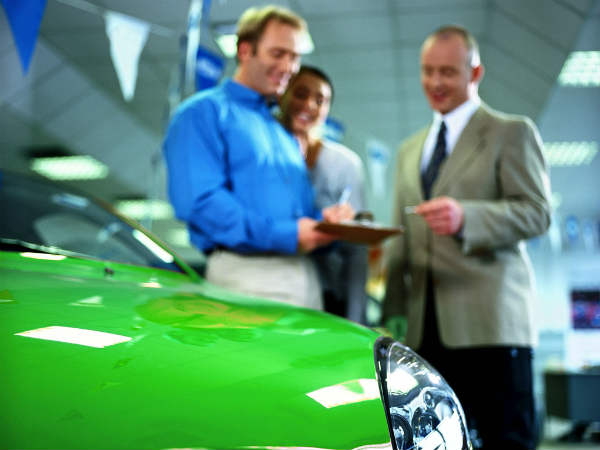 सेकेंड हैंड कार खरीदना चाहते हैं तो आपको ये बातें जरूर जाननी चाहिए