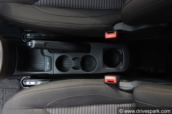 फोर्ड फ्रीस्टाइल रिव्यू - एक स्टाइलिश क्रॉसओवर