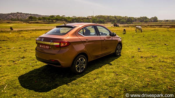 डीजल इंजन की कारें पेट्रोल इंजन की कारों से ज्यादा महंगी क्यों होती हैं?