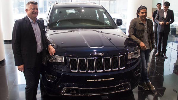 अब एक्टर फरहान अख्तर ने भी खरीदी जीप ग्रैंड चिरोकी; जानिए क्यों इतनी पॉपुलर हो रही है यह एसयूवी