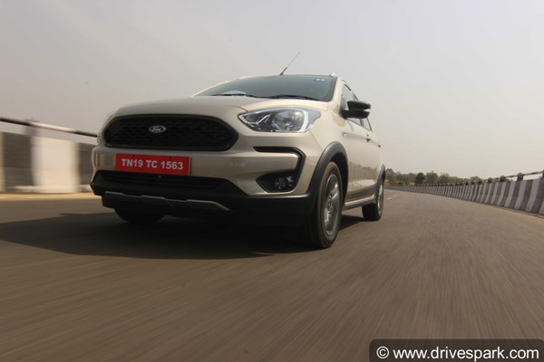 फोर्ड फ्रीस्टाइल रिव्यू - एक स्टाइलिश क्रॉसओवर