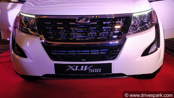 महिंद्रा की पॉपुलर एसयूवी XUV500 का फेसलिफ्ट वर्जन लॉन्च - कीमत 12.32 लाख से शुरू