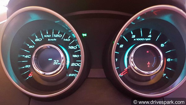 2018 महिंद्रा XUV 500 के सभी 10 वेरिएंट; पूरे डिटेल में