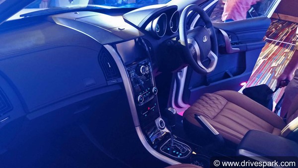 2018 महिंद्रा XUV 500 के सभी 10 वेरिएंट; पूरे डिटेल में