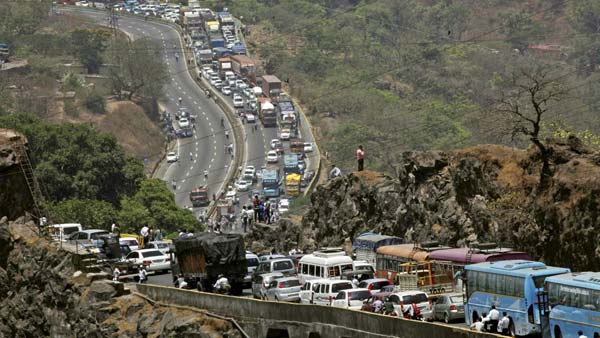 पुणे से आई है चौंका देनेवाली खबर - वाहनों की संख्या शहर की जनसंख्या से भी ज्यादा 