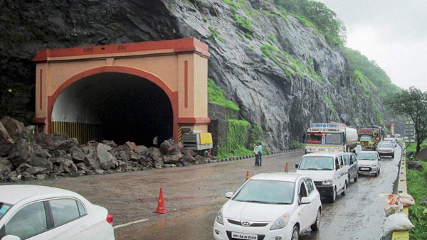 पुणे से आई है चौंका देनेवाली खबर - वाहनों की संख्या शहर की जनसंख्या से भी ज्यादा 