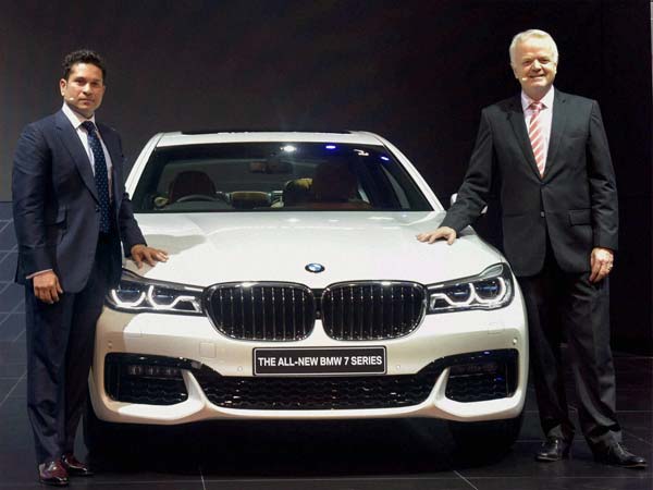 बर्थडे बॉय सचिन तेंदुलकर का शानदार सफर; मारुति 800 से फरारी मोडेना तक