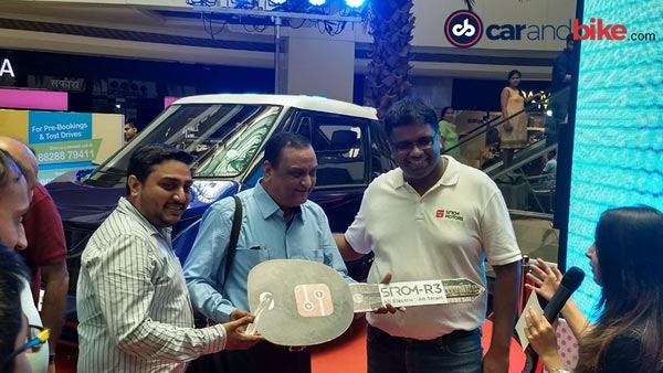 भारत की सबसे इलेक्ट्रिक कार स्ट्रॉम मुंबई में पेश - जानें कीमत भारत की सबसे इलेक्ट्रिक कार स्ट्रॉम मुंबई में पेश - जानें कीमत