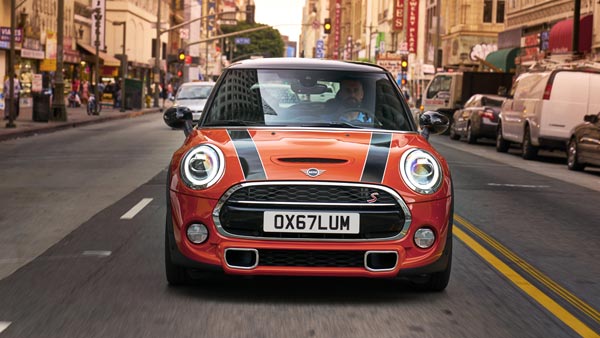 2018 मिनी कूपर भारत में लॉन्च - जानें कीमत 