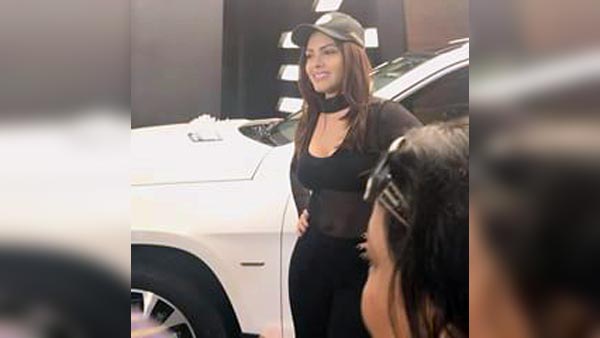 बॉलीवुड की इस हसीना ने खरीदी ये लग्जरी कार - कीमत सुन रह जाओगे हैरान