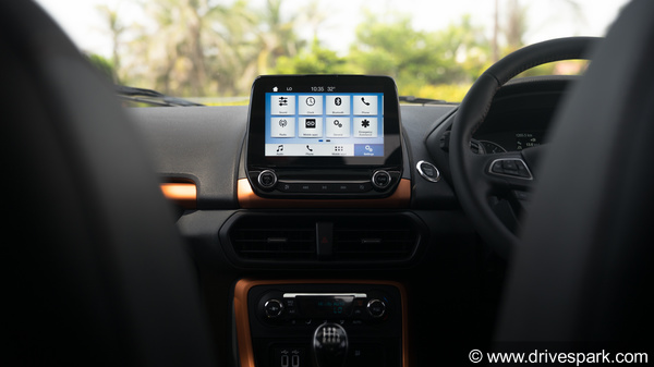 फोर्ड इकोस्पोर्ट S इकोबूस्ट रिव्यू - सेगमेंट की बेस्ट परफॉरमेंस कार