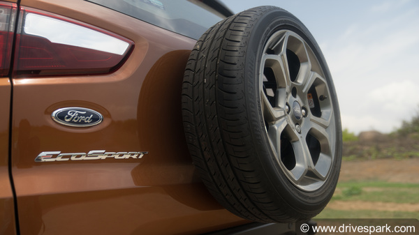 फोर्ड इकोस्पोर्ट S इकोबूस्ट रिव्यू - सेगमेंट की बेस्ट परफॉरमेंस कार