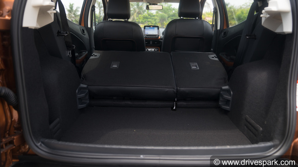 फोर्ड इकोस्पोर्ट S इकोबूस्ट रिव्यू - सेगमेंट की बेस्ट परफॉरमेंस कार