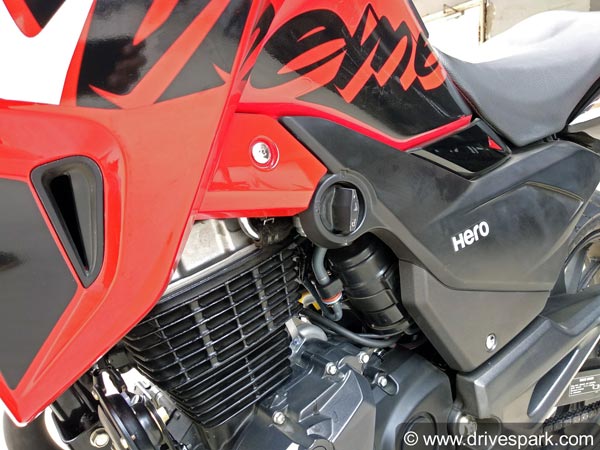 हीरो एक्सट्रीम 200R जल्द होगी लॉन्च - मिलेगा फ्यूल इंजेक्टेड इंजन हीरो एक्सट्रीम 200R जल्द होगी लॉन्च - मिलेगा फ्यूल इंजेक्टेड इंजन