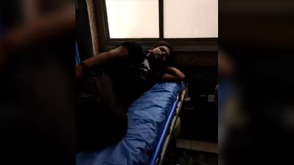 प्रैंक विडियो बनाते समय बीच रोड पर हुंडई आई 10 ने यूट्यूबर को उड़ाया - देखें विडियो प्रैंक विडियो बनाते समय बीच रोड पर हुंडई आई 10 ने यूट्यूबर को उड़ाया - देखें विडियो