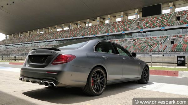 2018 मर्सिडीज-AMG E63 S भारत में लॉन्च: जानें इस दमदार लगजरी कार कि विशेषताएं