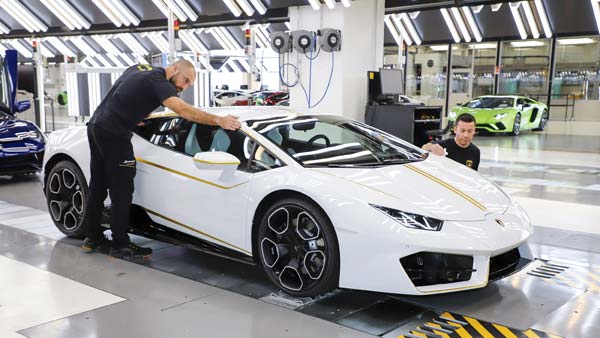 पोप की लेम्बोर्गिनी हुराकेन निलाम - जानें कितने में बिकी