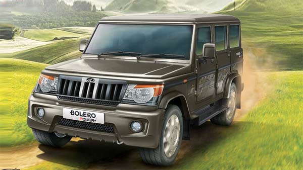 लोगों की जान बचाने के लिए बहते नदी पर चलाई महिंद्रा बोलेरो - देखें ये हैरतअंगेज विडियो