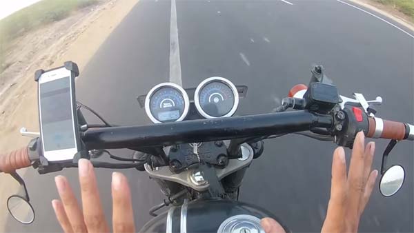 देखिये, महज 30 रुपये में बाइक में लगाया ये शानदार फीचर