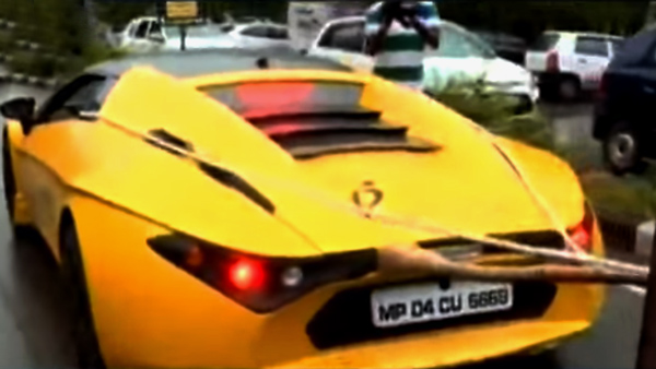 भोपाल में 70 लाख रुपए की कार से उठाया कचरा और धोनी, सलमान खान, रणवीर कपूर और रणवीर सिंह को भी दिया इसका चैलेंज - देखें विडियो