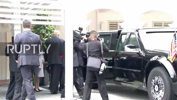 Donald Trump ने Kim Jong-Un को दिखाई अपनी Cadillac One “Beast” कार - देखें विडियो