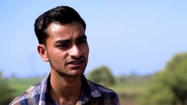 गांव के इस 19 साल के लड़के ने बनाया 'ड्राइवर-लेस' ट्रैक्टर - देखें विडियो