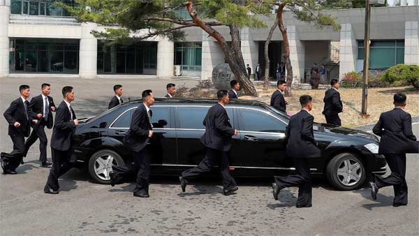 Donald Trump से भी महंगी है Kim Jong-Un की Car - देखें पूरी रिपोर्ट