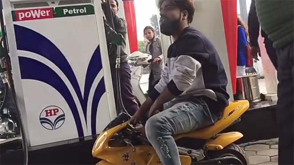 इस मिनी डुकाटी को देख सब हैरान रह गए - देखें विडियो