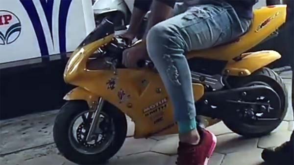 इस मिनी डुकाटी को देख सब हैरान रह गए - देखें विडियो