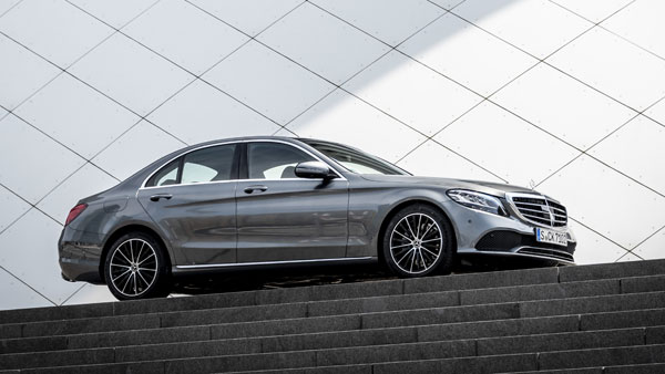 Mercedes-Benz जल्द पेश करेगा C-class का नया अवतार Mercedes-Benz जल्द पेश करेगा C-class का नया अवतार