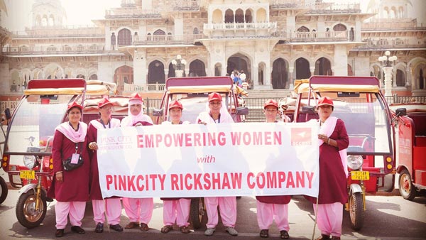 जानिए कैसे, जयपुर में गरीब महिलाओं के लिए वरदान साबित हो रहा है ई-रिक्शा