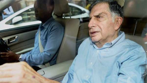 भारत के अरबपति बिजनेस मैन जो बेहद ही सस्ती कार से चलते हैं: Ratan Tata से Narayana Murthy तक