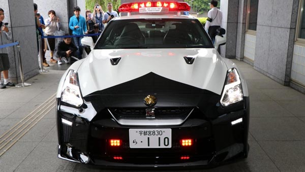 पुलिस को दान में दे दी करोड़ों की Nissan GT-R कार, जानिए वजह