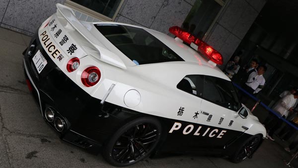 पुलिस को दान में दे दी करोड़ों की Nissan GT-R कार, जानिए वजह
