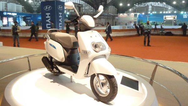 लंबे इंतजार के बाद टीवीएस iQube हाइब्रिड स्कूटर जल्द होगी लॉन्च