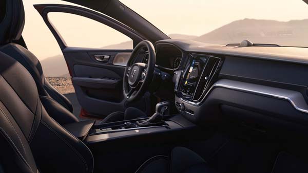 न्यू 2019 Volvo S60 Sports सिडैन अन्वेल - लेटेस्ट सेफ्टी फीचर से होगी लैस