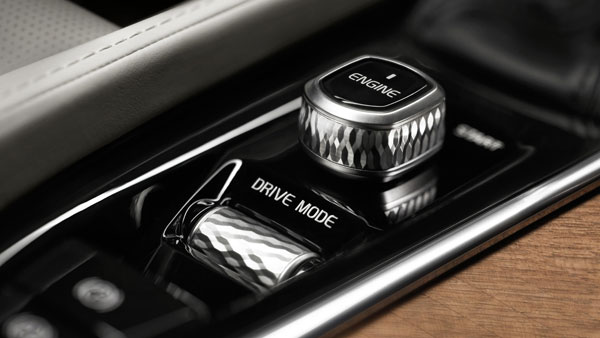 वोल्वो XC90 T8 इन्सक्रिपशन पेट्रोल हाइब्रिड भारत में लॉन्च