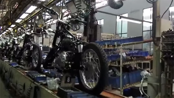 Royal Enfield अब आपकी आंखों के सामने बनायेगी आपकी चहेती 'बुलेट'