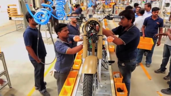 Royal Enfield अब आपकी आंखों के सामने बनायेगी आपकी चहेती 'बुलेट'