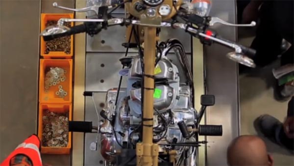 Royal Enfield अब आपकी आंखों के सामने बनायेगी आपकी चहेती 'बुलेट'