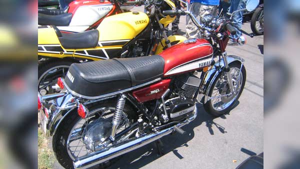 एवरग्रीन Yamaha RD 350 (राजदूत) - आज भी इस पर मरते हैं लोग