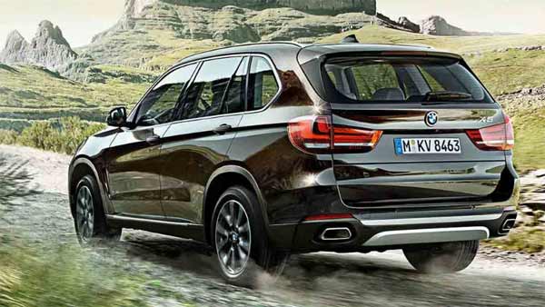 विडियो: एक्सीडेंट के बाद एक्टर सिद्धार्थ शुक्ला की BMW कार का चेहरा बिगड़ा